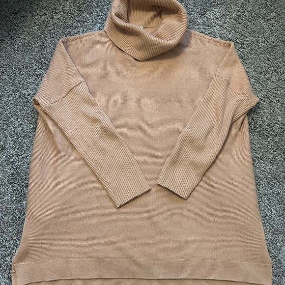 Sweaters - Women's Camel Turtleneck Sweater size M